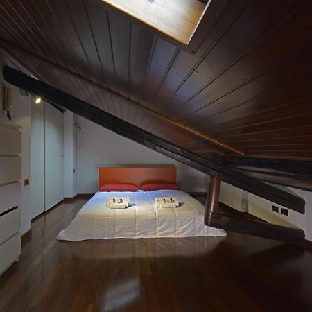 Cenisio - Corso Sempione Accogliente Mansarda Di Design Milão Exterior foto