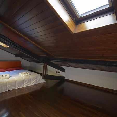 Cenisio - Corso Sempione Accogliente Mansarda Di Design Milão Exterior foto