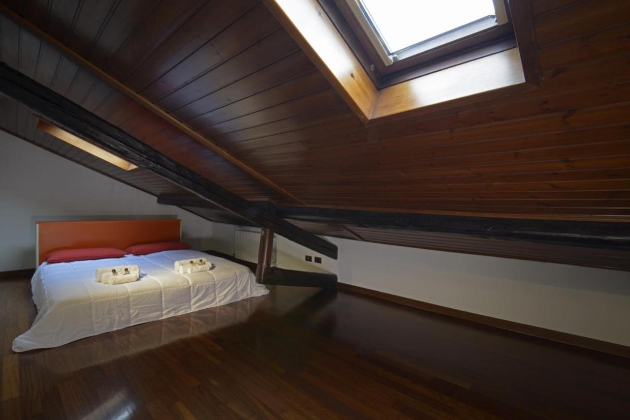 Cenisio - Corso Sempione Accogliente Mansarda Di Design Milão Exterior foto