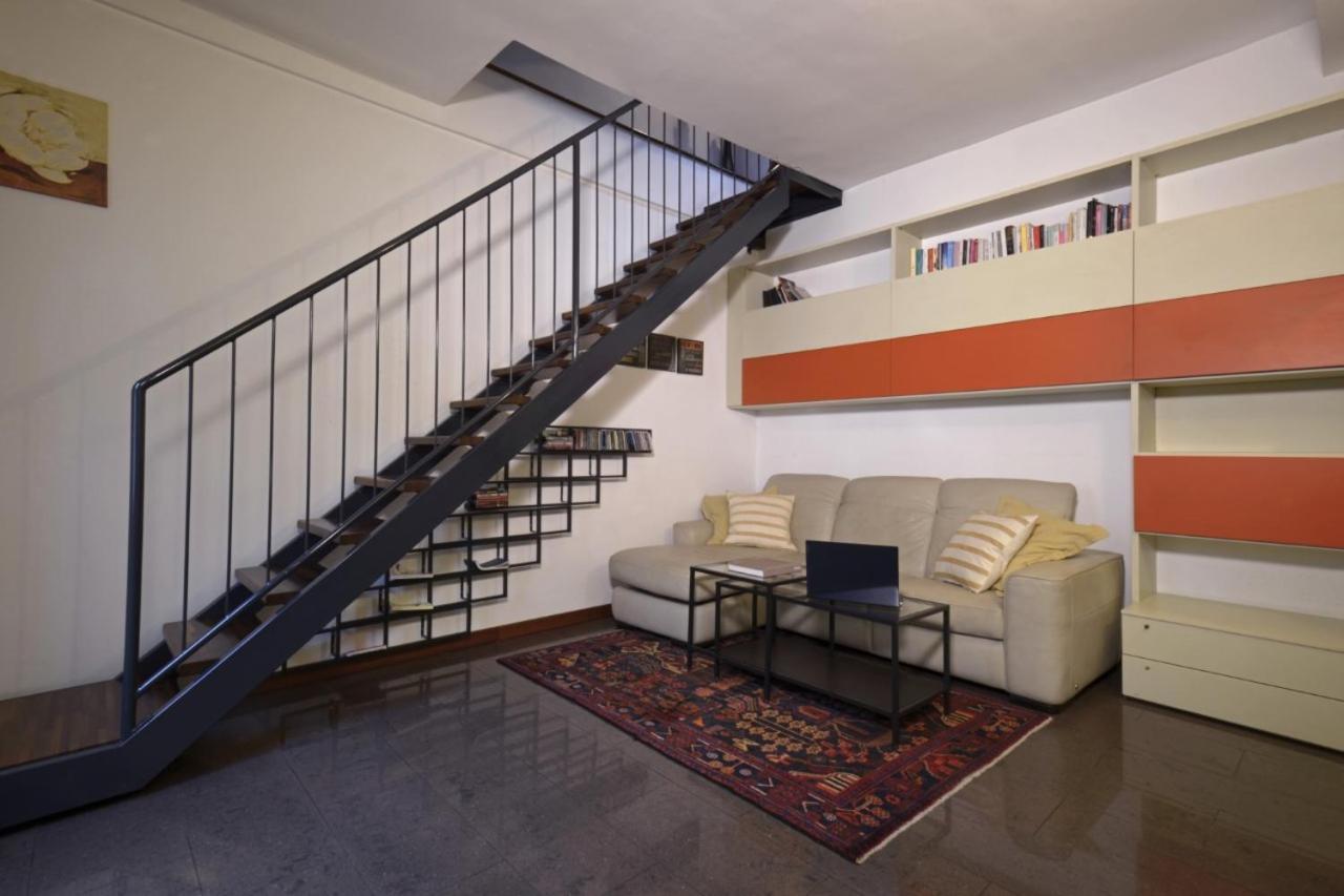 Cenisio - Corso Sempione Accogliente Mansarda Di Design Milão Exterior foto